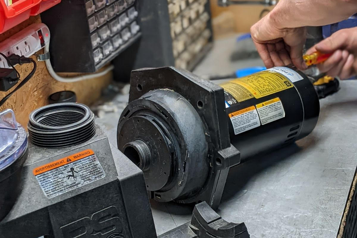 Vente et réparation de pompes pour piscine et spa.