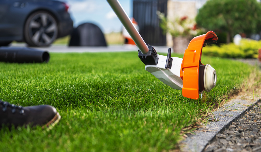 Outillages pour l'entretien extérieur.